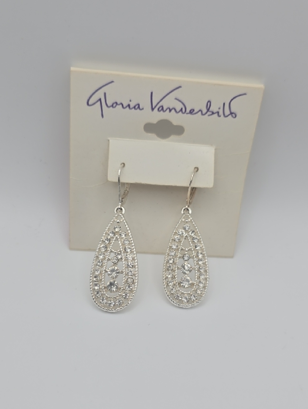 Gloria Vanderbilt Beautiful Silver Filigree Teardrop Dangle Earrings (NWOT) 🩶